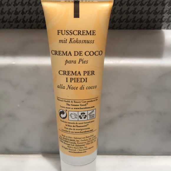 Burt’s Bees body lotion and foot cream set. - Picture 5 of 6